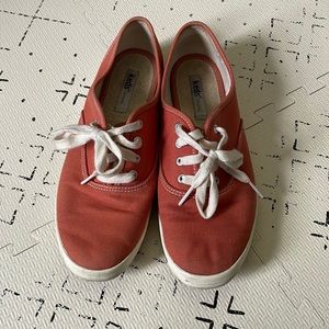 Orange keds